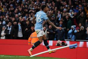 爱游戏-巴媒：热刺7000万欧报价萨维尼奥遭拒，谈判仍在进行之中