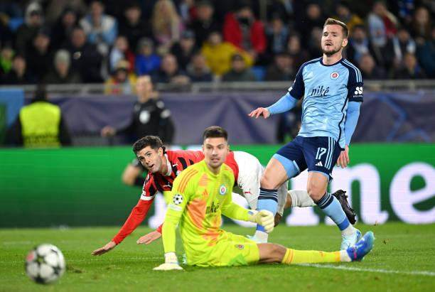 爱游戏-【复盘】3球3分3连胜，美丽外衣下的米兰很脆弱